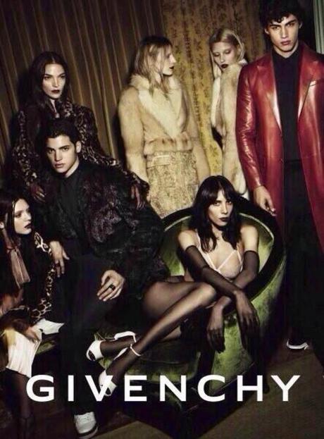 Kendall Jenner est l'une des nouvelles égéries de la nouvelle campagne familiale Givenchy...