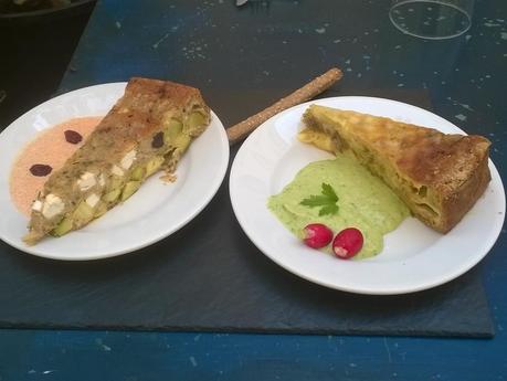 Clafoutis salés et coulis colorés