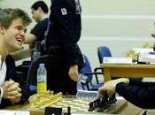 Échecs Carlsen tête Dubai