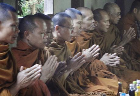 Thaïlande La chasse aux moines indélicats est ouverte [HD]