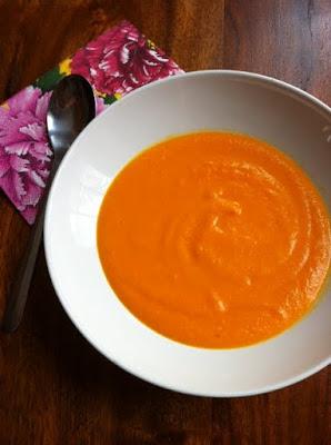 Potage aux carottes, gingembre et lait de coco