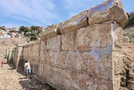 Un chantier de démolition révèle un amphithéâtre romain en Turquie