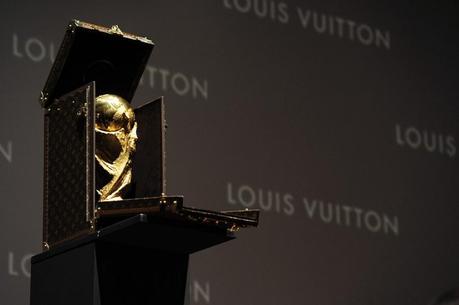 Un écrin Louis Vuitton pour le trophée de la Coupe du Monde de la FIFA!