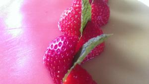 Le fraisier by @desperatecouchpotatoe