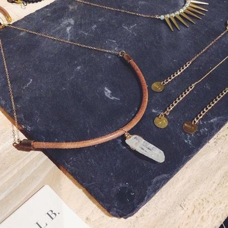Collier talisman disponible en boutique #jewellery #jewel #designer #roubaix #mode #accessories #bijoux #gemstones #pierresfines #cuir #gold #necklace