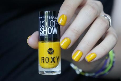 Vernis Roxy Gemey Maybelline Pop Surf - 749 Electrique Yellow - swatch test avis