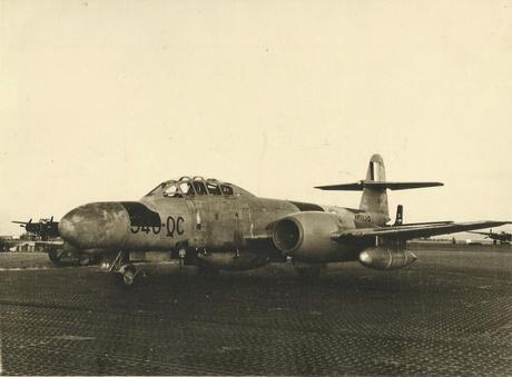 Vol sur Gloster Meteor à Bône (Algerie)