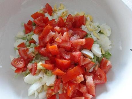Salade de pâtes aux maquereaux et aux légumes