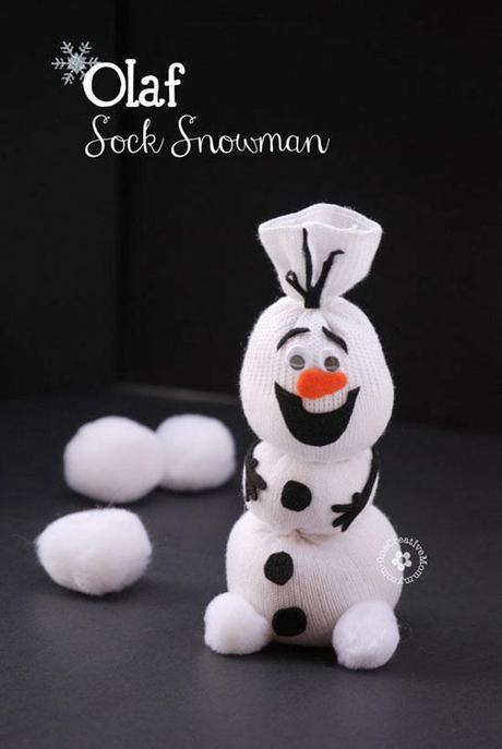 DIY : Olaf, le bonhomme de neige à partir dune chaussette peluche olaf frozen DIY : Olaf, le bonhomme de neige à partir dune chaussette