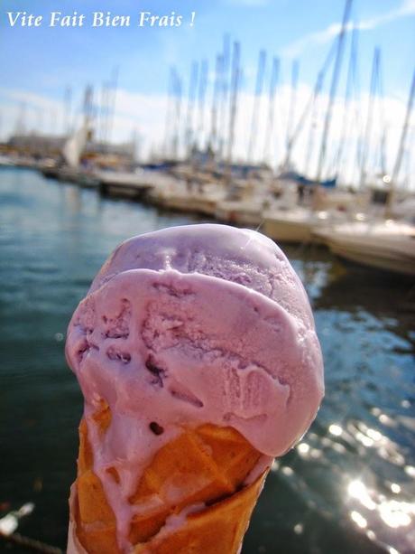 Une bonne glace artisanale sur le Port de Toulon, ça vous dit ?