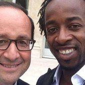 François Hollande remercie les Bleus et s'offre un selfie