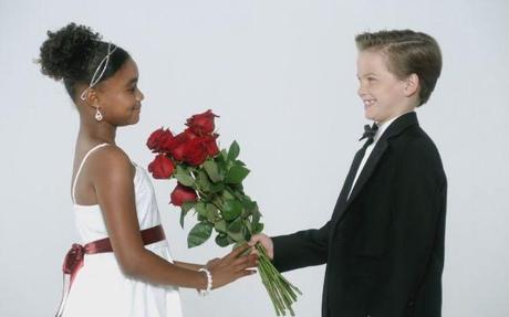 Robin Thicke offre son nouveau clip, Still Madly Crazy.