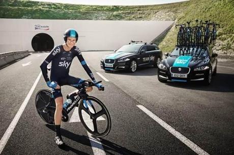 Chris Froome, premier homme à vélo sous la Manche