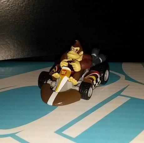 Une jolie figurine Mario Kart au hasard. J'ai eu un petit Donkey Kong.