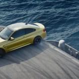 La BMW M4 drift sur un porte-avion américain