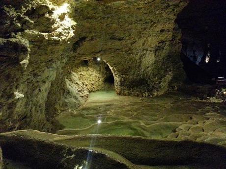 Un petit tour dans les Grottes de la Balme! Un petit tour dans les Grottes de la Balme!