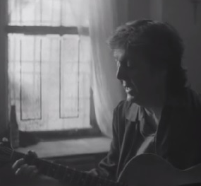 Paul McCartney avec Johnny Depp dans son clip Early days