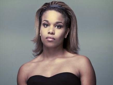 Melissa NKonda de retour en studio à Paris !