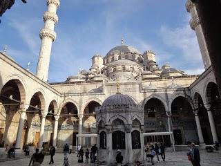 Mosquée neuve à Istanbul