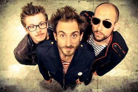 Petits et grands, allez hop ! Tout le monde dehors ! Rdv au festival Les Pestacles ! Petits et grands, allez hop ! Tout le monde dehors ! Rdv au festival Les Pestacles !