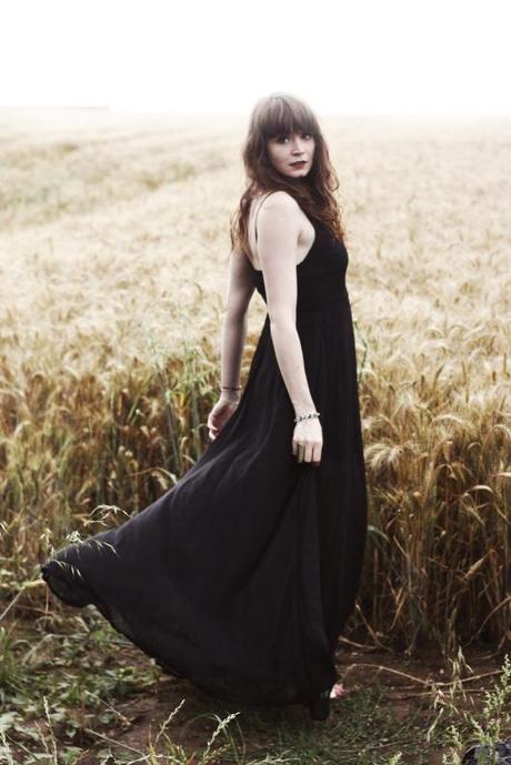 robe noire fendue