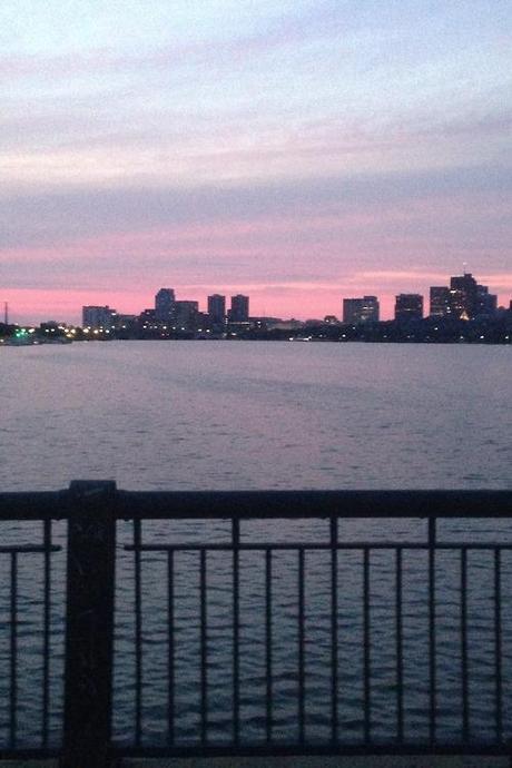ivvvoo:

Boston at 5am by somervillebikes