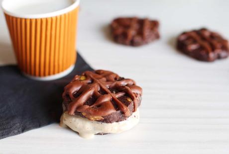 cookies chocolat glace vanille Cookies façon sandwichs glacés double chocolat, noisettes et vanille