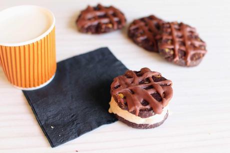 cookies laura todd glace vanille chocolat Cookies façon sandwichs glacés double chocolat, noisettes et vanille