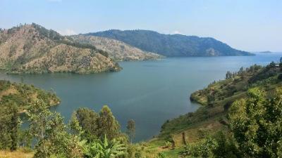 Du lac Kivu au Parc national des volcans: une journée de transit multimodale