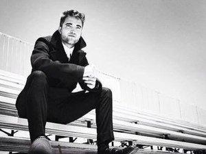 Robert Pattinson pour Esquire.