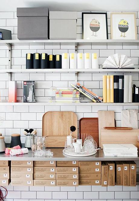 Source : http://cages-or-wings.tumblr.com/