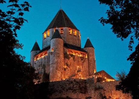 Ce soir, événement nocturne ! Partez à la  découverte de la cité médiévale de Provins à la lueur des bougies!