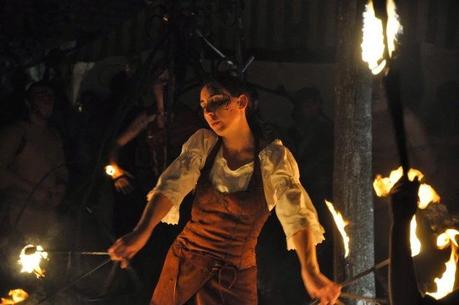 Ce soir, événement nocturne ! Partez à la  découverte de la cité médiévale de Provins à la lueur des bougies!