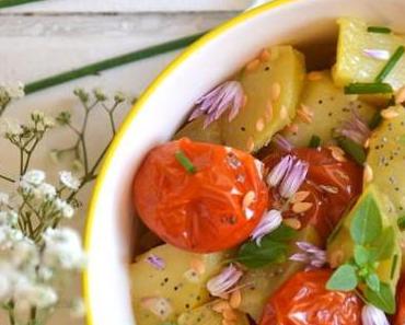 Salade de pommes de terre, tomates cerises rôties et aromates ~ Sauce citronnée