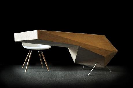 table déportée trois pieds design
