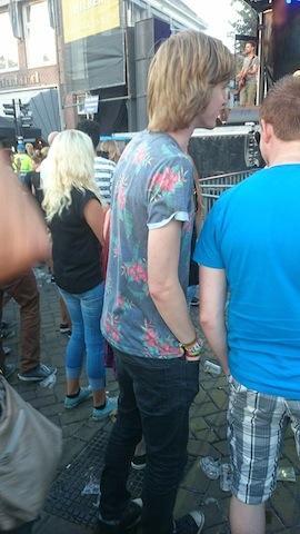 Ils traquent le t-shirt le plus porté cet été 10570456_10204392476640556_4456080288888925676_n