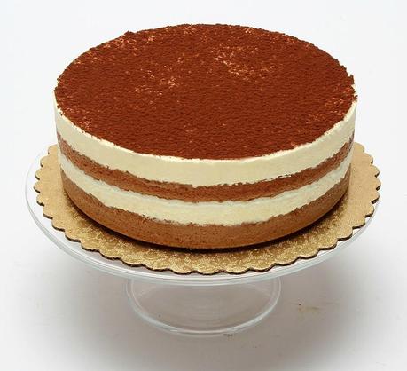 7-inch-tiramisu-cake-on-stand