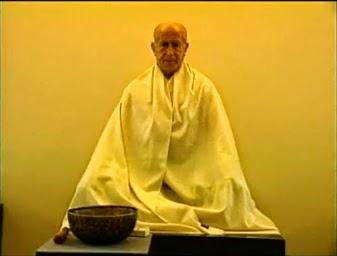 En méditation pour Arnaud Desajardins