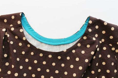 Astuce : utilisez des bandes de jersey en tant que biais jersey biais encolure Astuce : utilisez des bandes de jersey en tant que biais