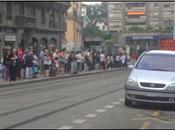 photo jour attendant tram...