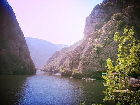 Macédoine Outdoor trip: images de la montagne et du canyon Matka
