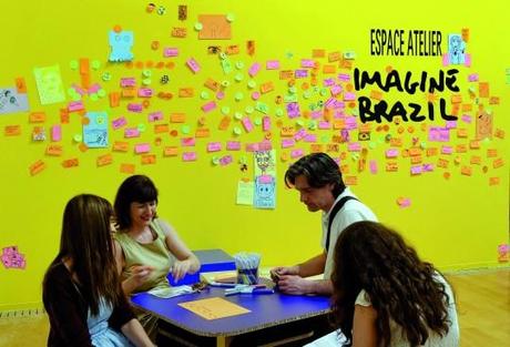 N - Vue de l'espace atelier de l'exposition Imagine Brazil au MAC Lyon - © Blaise Adilon