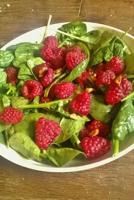 salade d'epinard framboises et noix de cajou