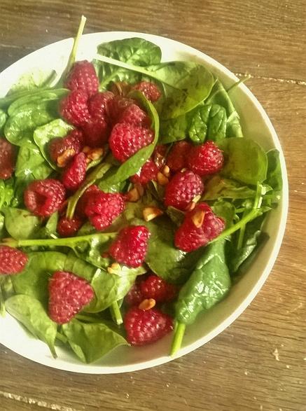 salade de framboises epinard et noix de cajou
