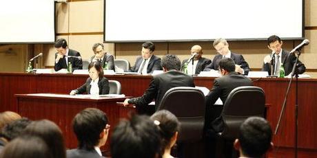 Une plaidoirie d'arbitrage.