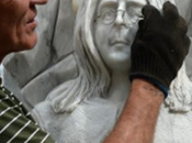 première statue John Lennon marbre érigée dans l’Altaï