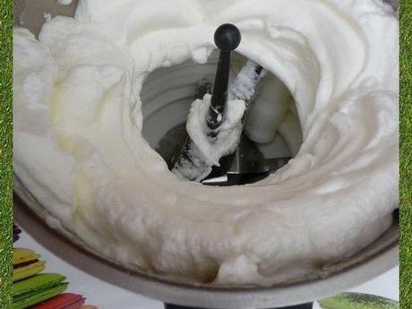 Cliquer sur les flèches.