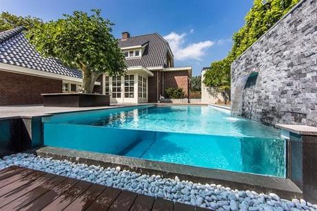 Glass-Swimming-Pool