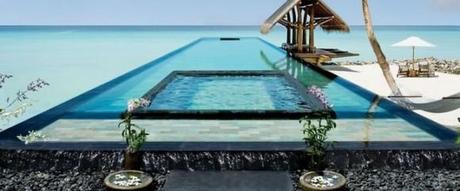 La piscine du Reethi Rah Resort aux Maldives