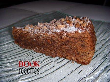 Gâteau à la pralinoise et aux noisettes